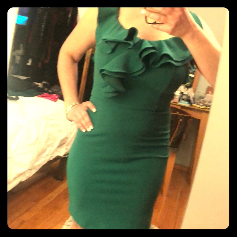Green Lulus dress never worn.